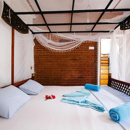 Hotel Sunny Family Unawatuna Exterior foto